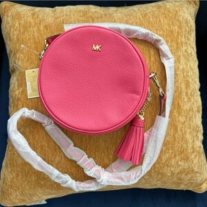 Michael Kors NEW Canteen Bag Pink Pebbled Leather Round Crossbody with Tassel